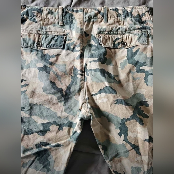 Camo Levi's 33 x 30 - Picture 4 of 4